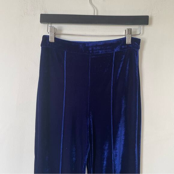 Lulu’s High Waisted Blue Velvet Flare Pants XS - Picture 7 of 9